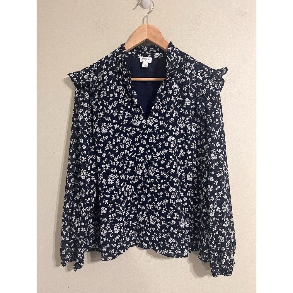 J Crew V Neck Soft Gauge  Size Large Beautiful Feminine Navy Floral Crinkle Top